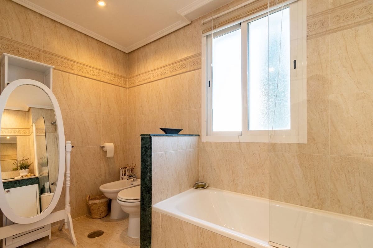 3 soverom Leilighet til salgs i Estepona med svømmebasseng garasje - € 499 000 (Ref: 8977412)