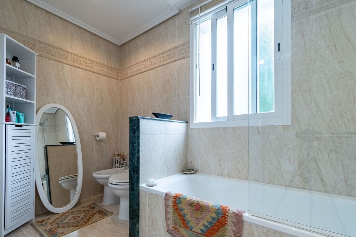 3 soverom Leilighet til salgs i Estepona med svømmebasseng garasje - € 499 000 (Ref: 8977412)