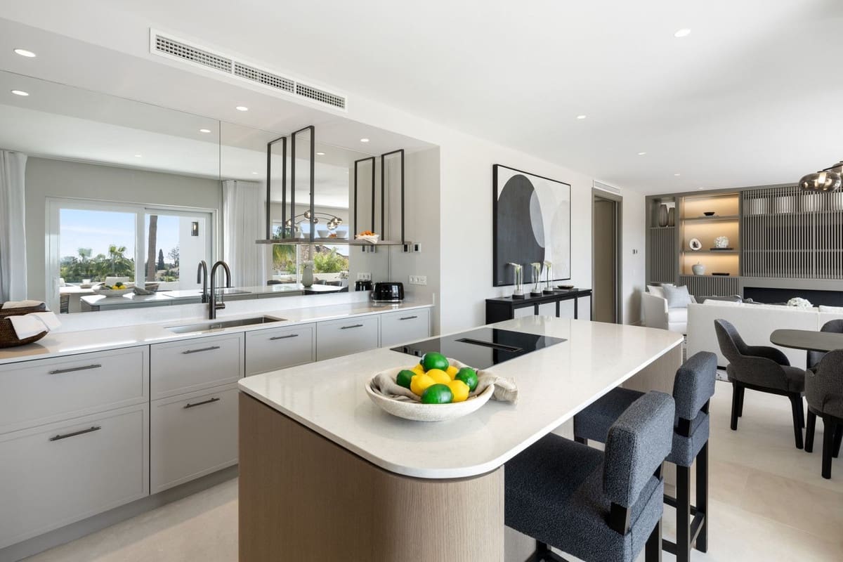 3 sypialnia Apartament na sprzedaż w Golden Mile z basenem garażem - 2 750 000 € (Ref: 8977641)