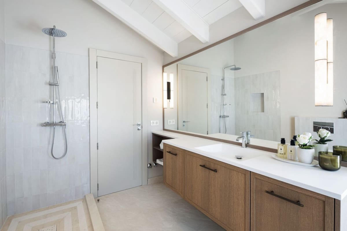 3 bedroom Apartment for sale in Golden Mile with pool garage - € 2,750,000 (Ref: 8977641)