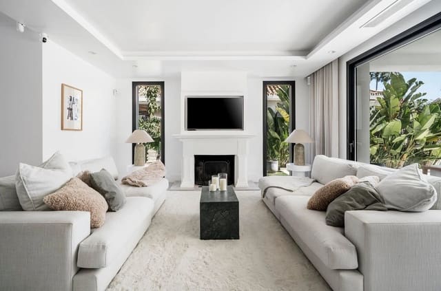 Chalet de 6 habitaciones en Nueva Andalucia, Marbella en venta con piscina garaje - 4.250.000 € (Ref: 8977642)