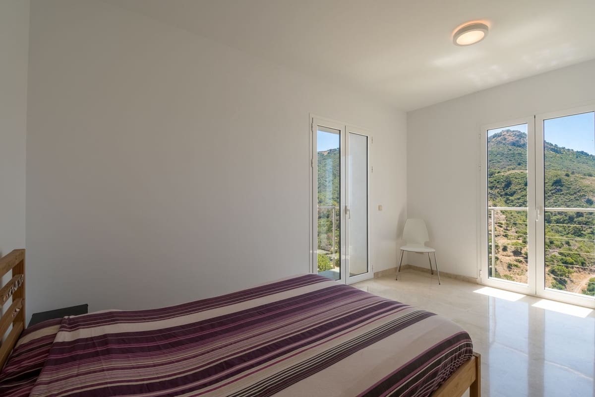 5 camera da letto Villa in vendita in Benahavis con piscina garage - 1.400.000 € (Rif: 8989945)