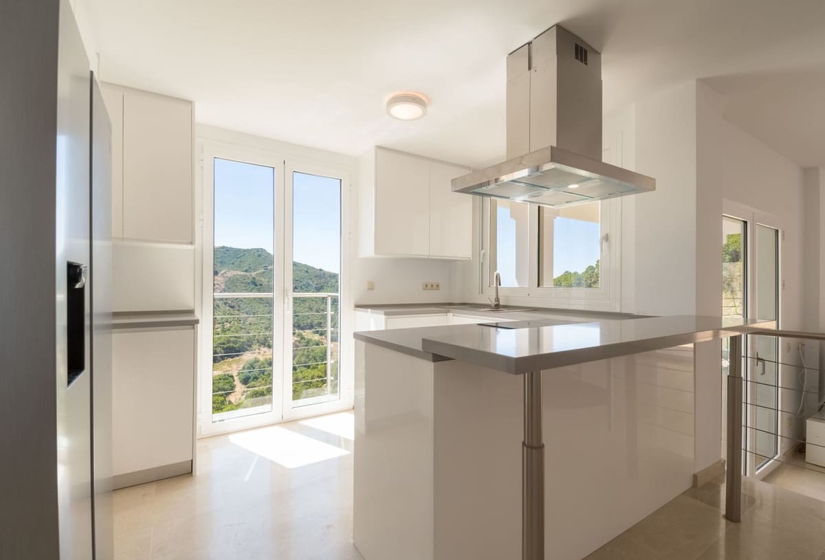 5 camera da letto Villa in vendita in Benahavis con piscina garage - 1.400.000 € (Rif: 8989945)