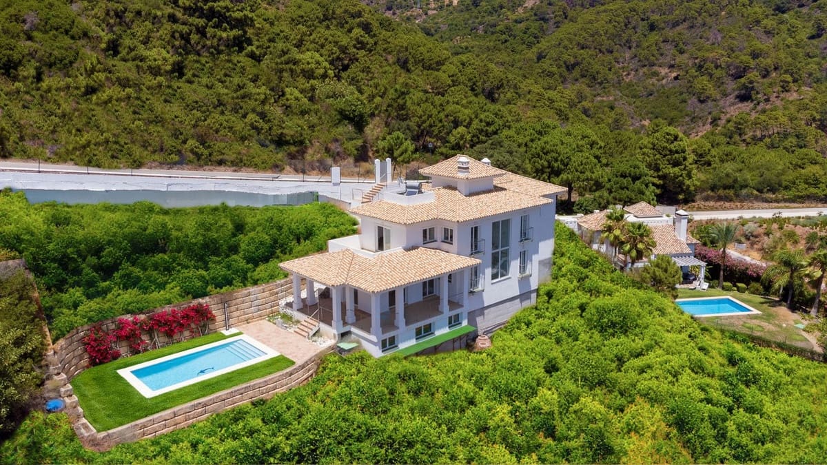 5 camera da letto Villa in vendita in Benahavis con piscina garage - 1.400.000 € (Rif: 8989945)