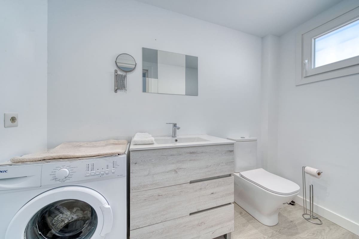 3 soveværelse Byhus til salg i Nueva Andalucia med swimmingpool garage - € 439.995 (Ref: 8996462)