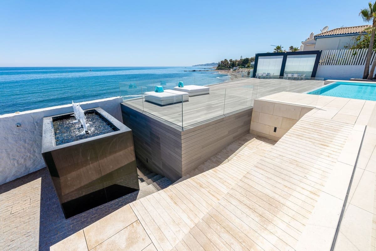 Chalet de 4 habitaciones en Mijas Costa en venta con piscina garaje - 8.100.000 € (Ref: 8997548)