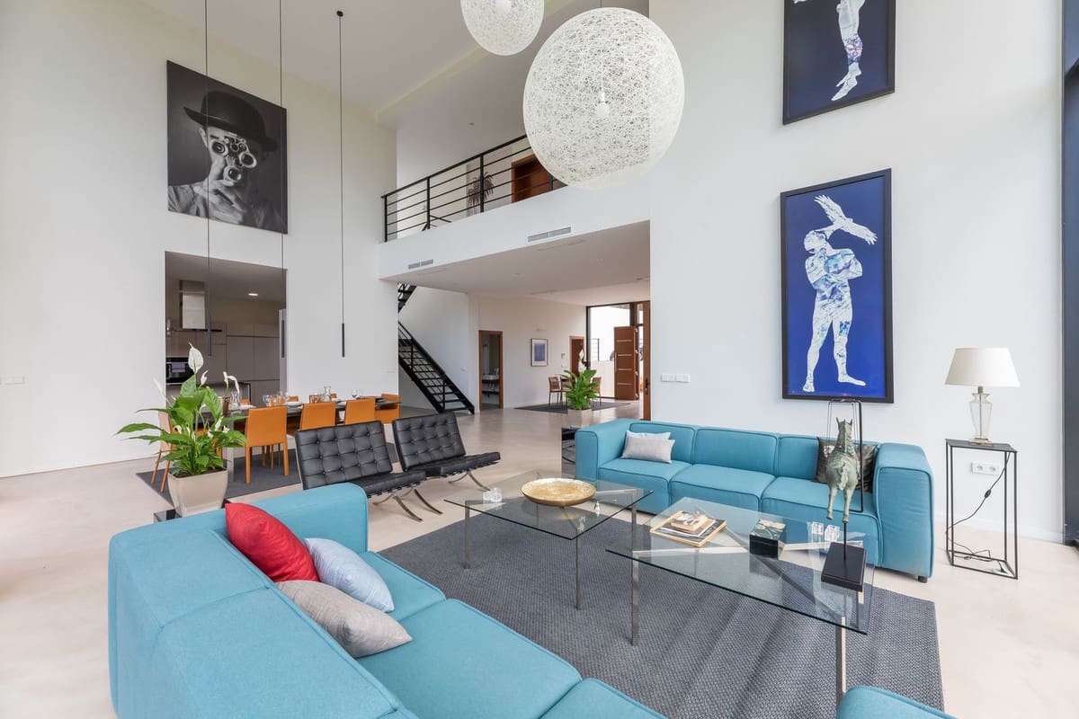 6 bedroom Villa for sale in Benahavis with pool garage - € 4,250,000 (Ref: 9004436)