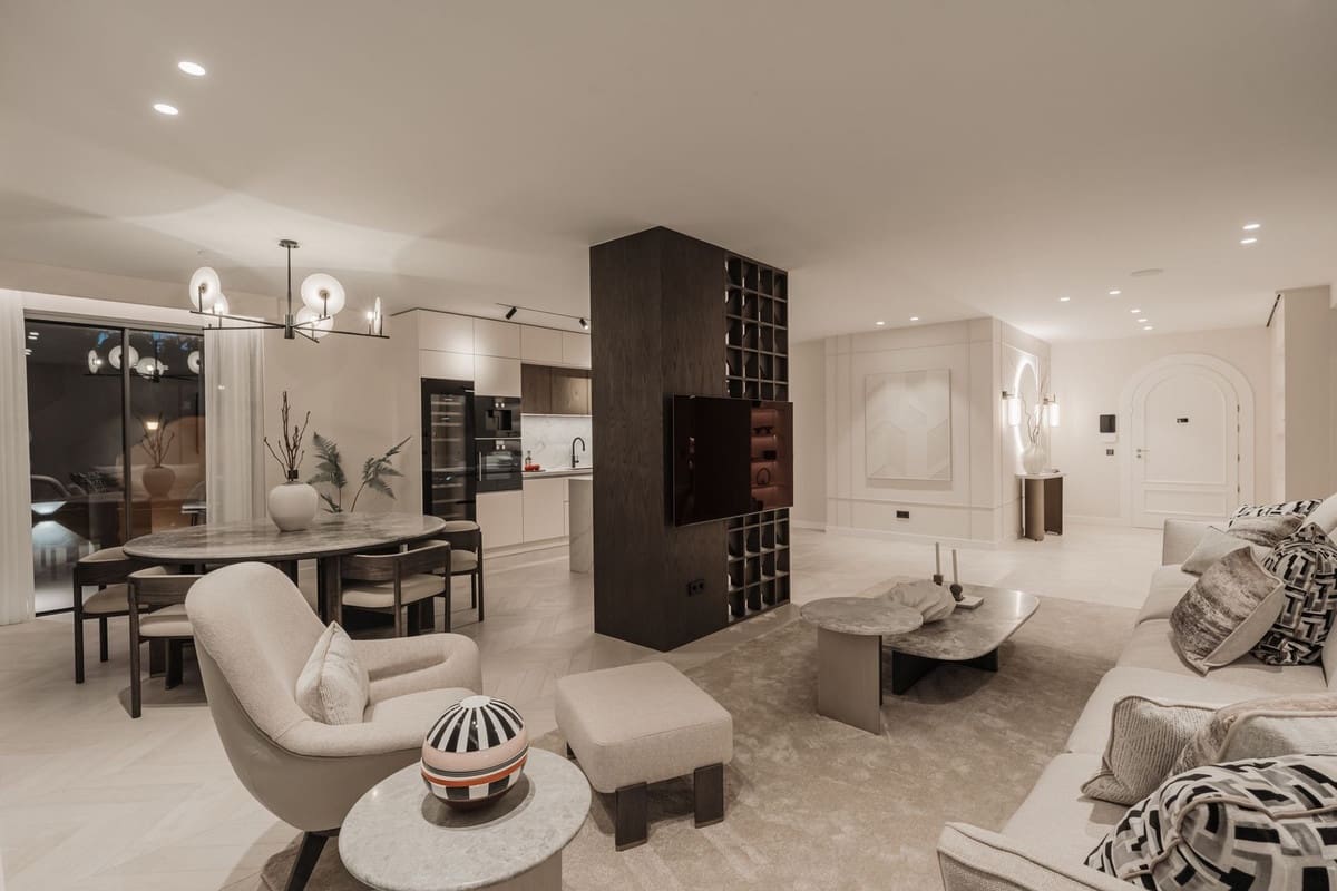 4 bedroom Apartment for sale in Nueva Andalucia with pool garage - € 2,950,000 (Ref: 9021849)