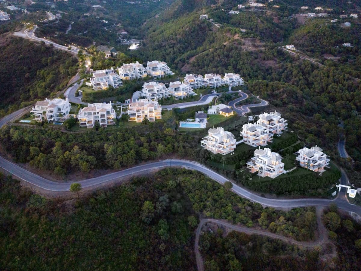 3 sovrum Lägenhet till salu i Benahavis med pool garage - 895 000 € (Ref: 9024955)