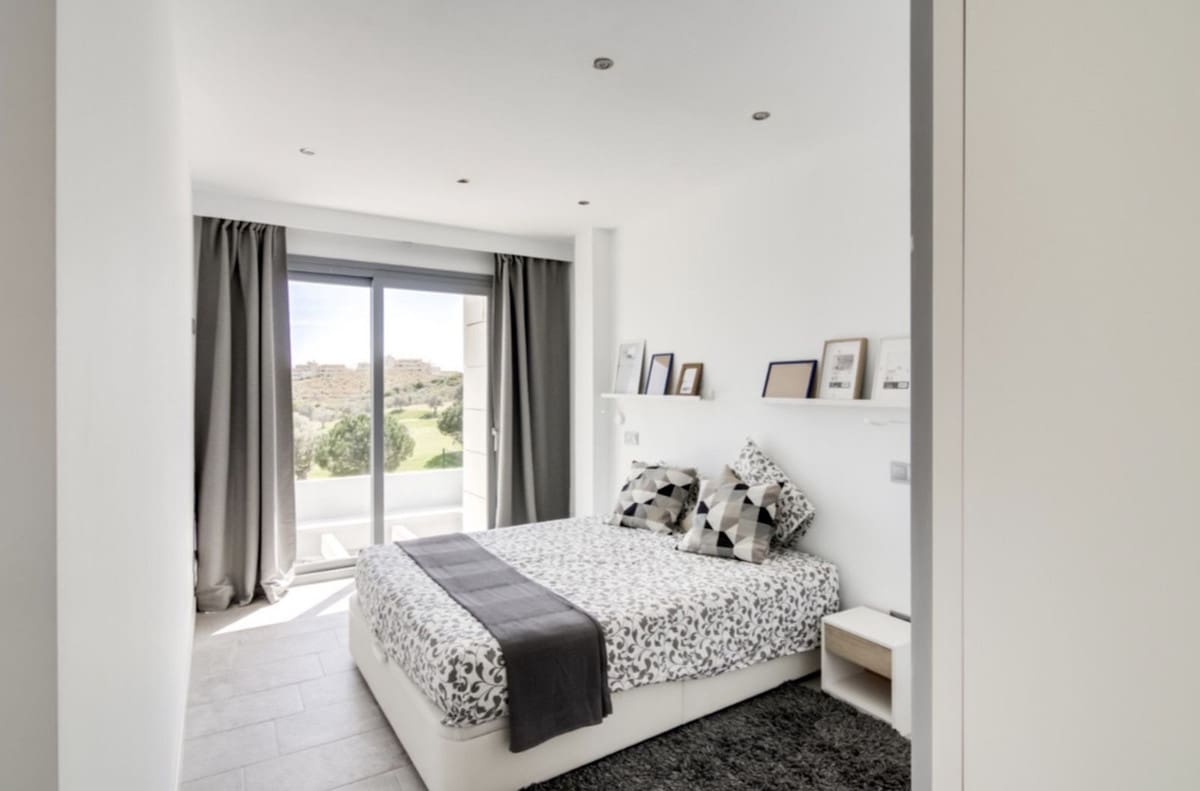 3 soverom Villa til salgs i La Cala de Mijas med svømmebasseng garasje - € 975 000 (Ref: 9028542)