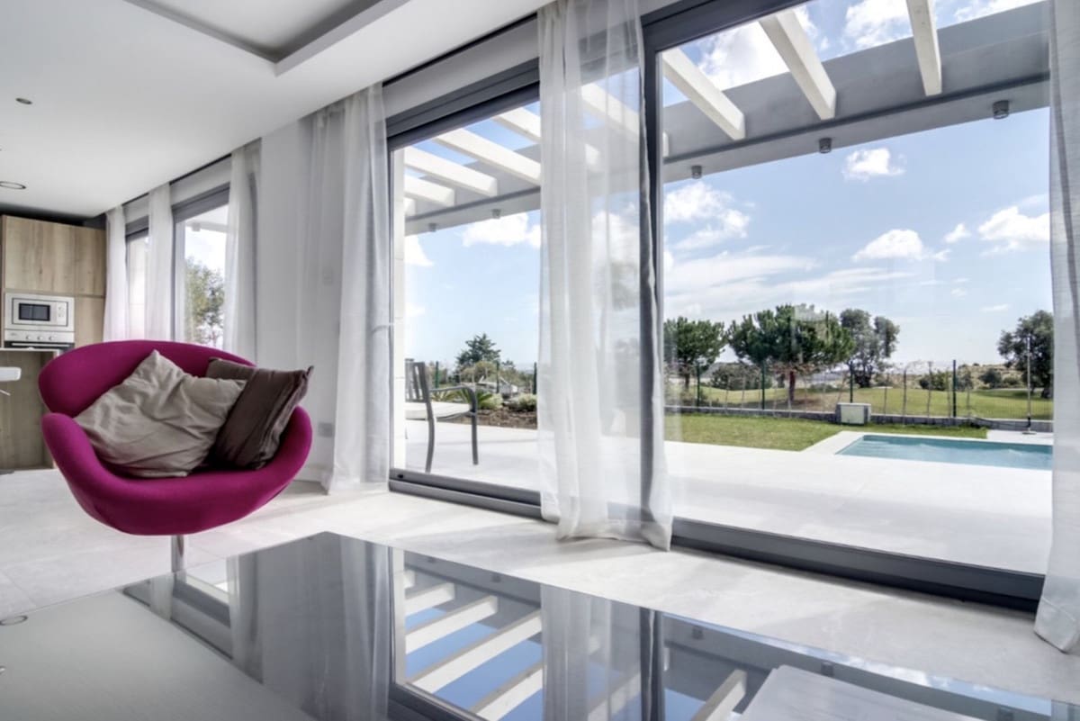 3 soverom Villa til salgs i La Cala de Mijas med svømmebasseng garasje - € 975 000 (Ref: 9028542)