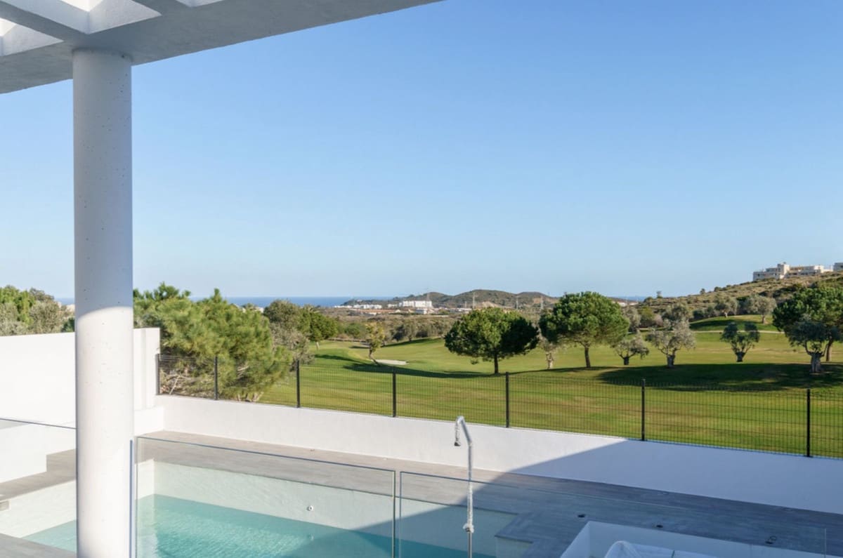 3 chambre Villa/Maison à vendre à La Cala de Mijas avec piscine garage - 975 000 € (Ref: 9028542)