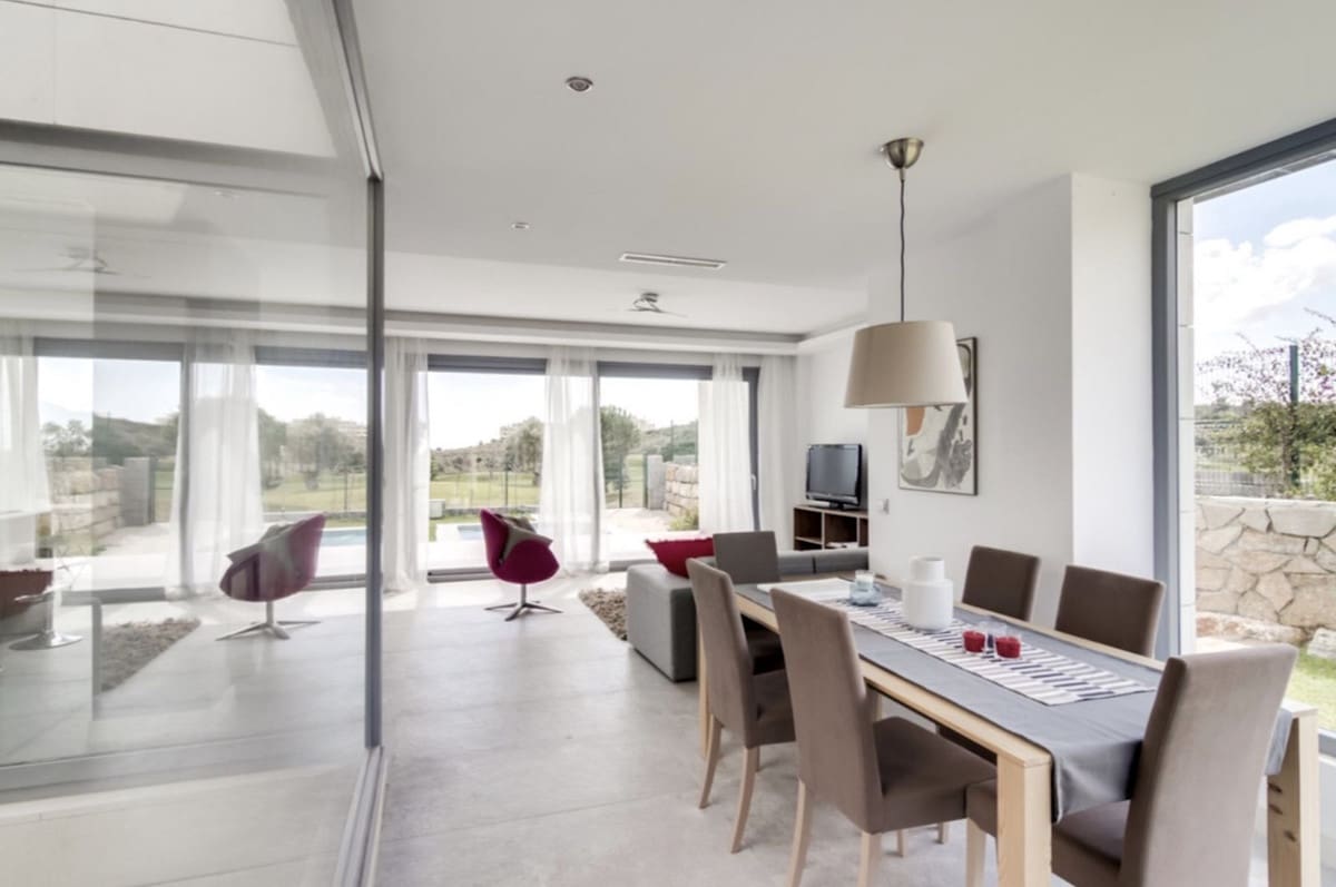 3 chambre Villa/Maison à vendre à La Cala de Mijas avec piscine garage - 975 000 € (Ref: 9028542)