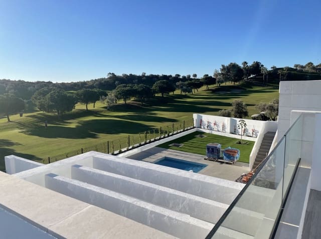 3 soverom Villa til salgs i La Cala de Mijas, Mijas med svømmebasseng garasje - € 975 000 (Ref: 9028542)
