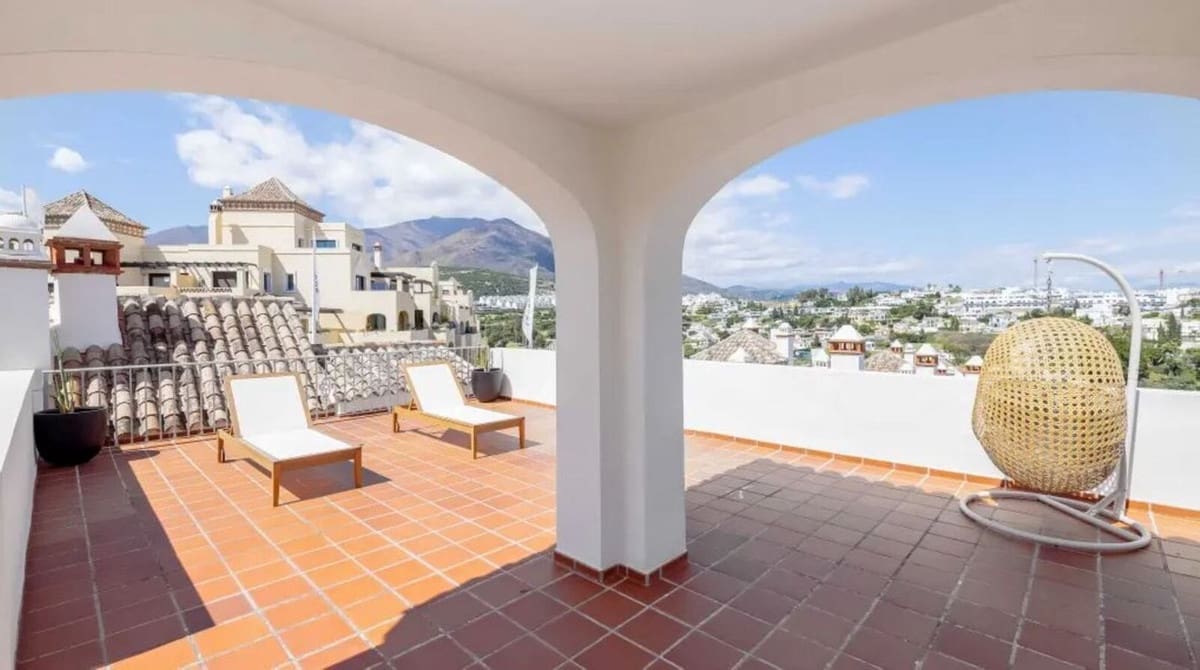 Casa de 3 habitaciones en Estepona en venta con piscina garaje - 470.250 € (Ref: 9051684)