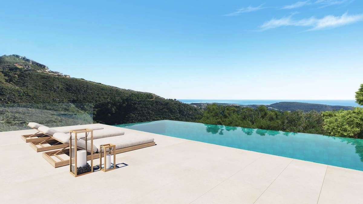 4 bedroom Villa for sale in Benahavis with pool garage - € 2,695,000 (Ref: 9051807)