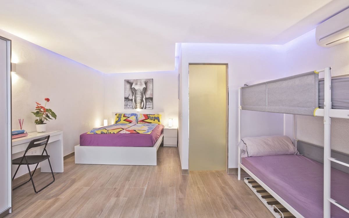 8 bedroom Villa for sale in Elviria with pool garage - € 1,999,900 (Ref: 9058140)