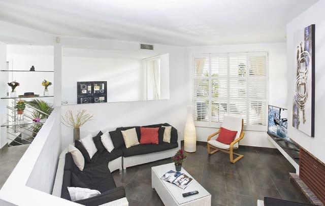 8 sypialnia Willa na sprzedaż w Elviria, Marbella z basenem garażem - 1 999 900 € (Ref: 9058140)