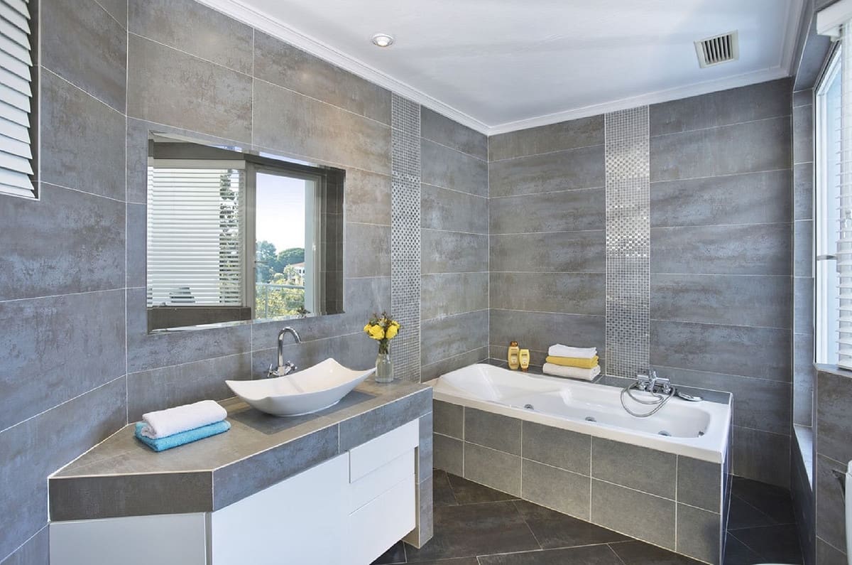 8 bedroom Villa for sale in Elviria with pool garage - € 1,999,900 (Ref: 9058140)