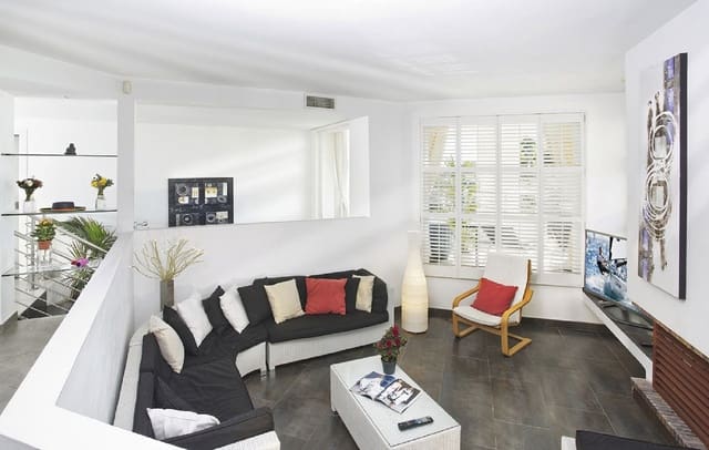 Chalet de 8 habitaciones en Elviria, Marbella en venta con piscina garaje - 1.999.900 € (Ref: 9058140)