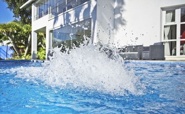 Chalet de 8 habitaciones en Elviria, Marbella en venta con piscina garaje - 1.999.900 € (Ref: 9058140)