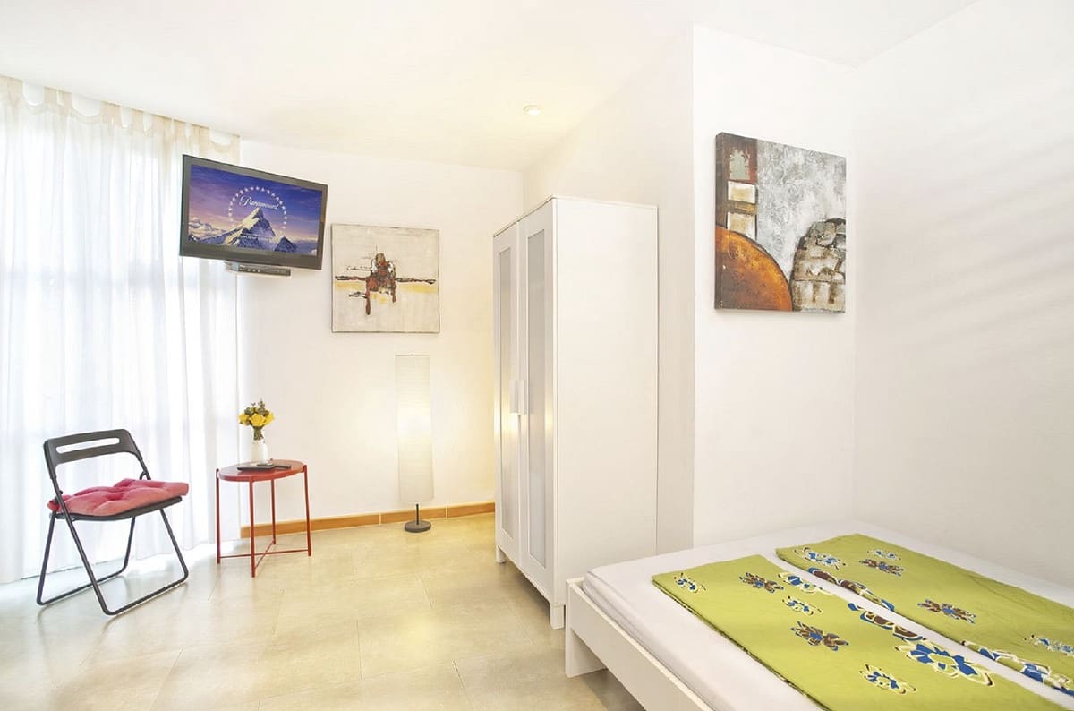 8 bedroom Villa for sale in Elviria with pool garage - € 1,999,900 (Ref: 9058140)