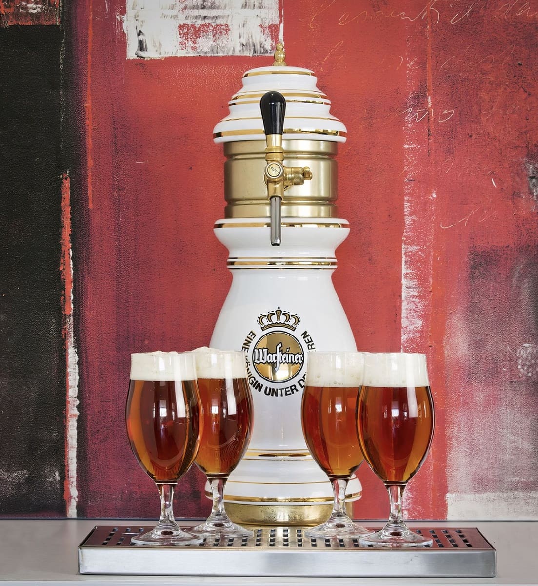 8 bedroom Villa for sale in Elviria with pool garage - € 1,999,900 (Ref: 9058140)