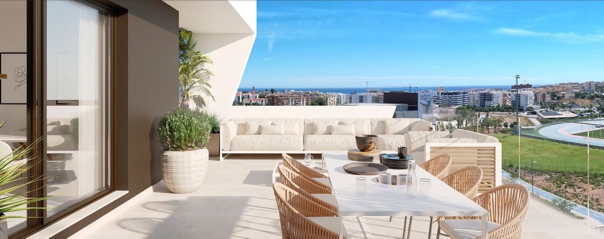 Apartamento de 3 habitaciones en Estepona en venta con piscina garaje - 384.000 € (Ref: 9064563)