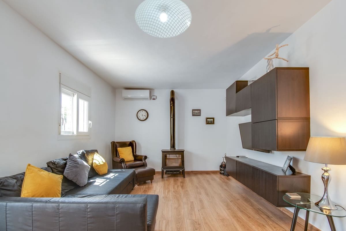 5 bedroom Villa for sale in Coin with pool garage - € 615,000 (Ref: 9072914)