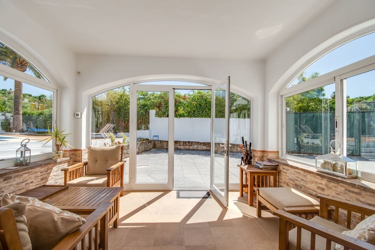 5 bedroom Villa for sale in Coin with pool garage - € 615,000 (Ref: 9072914)