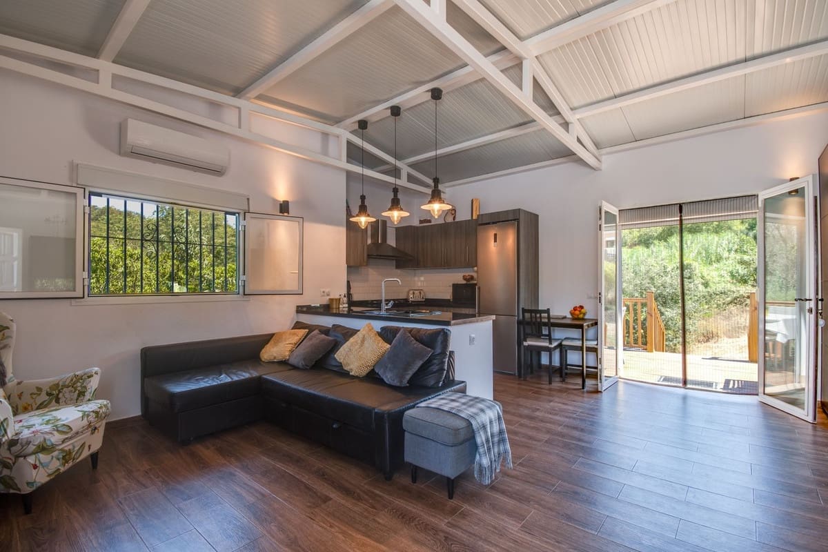 5 bedroom Villa for sale in Coin with pool garage - € 615,000 (Ref: 9072914)