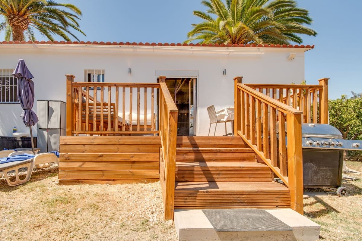 5 bedroom Villa for sale in Coin with pool garage - € 615,000 (Ref: 9072914)