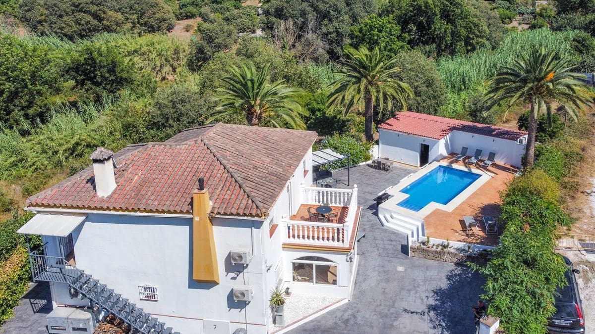 5 bedroom Villa for sale in Coin with pool garage - € 615,000 (Ref: 9072914)