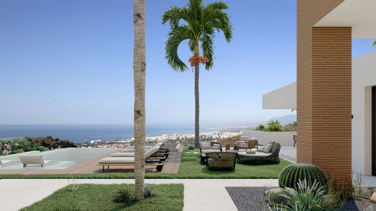 4 slaapkamer Villa te koop in Los Monteros met zwembad garage - € 4.500.000 (Ref: 9072917)