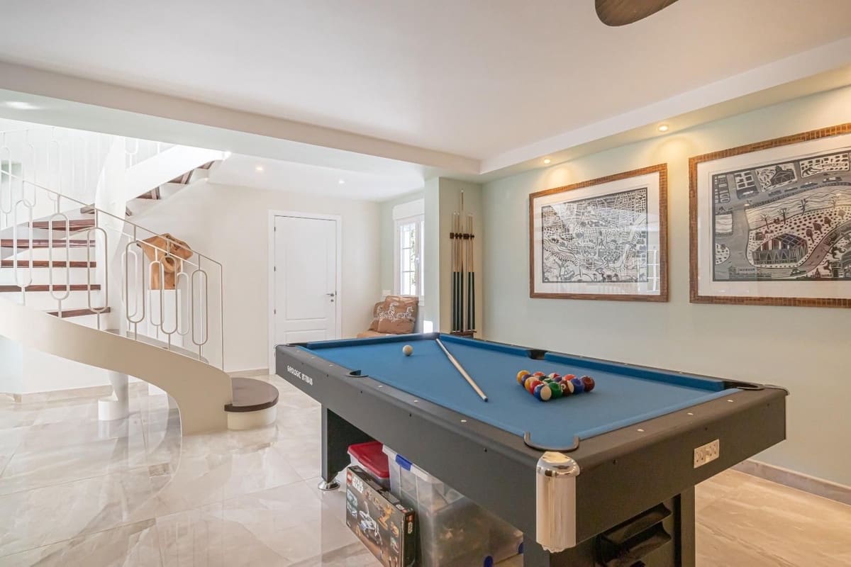 4 Zimmer Villa zu vermieten in Benahavis mit Pool Garage - 9.000 € (Ref: 9074196)