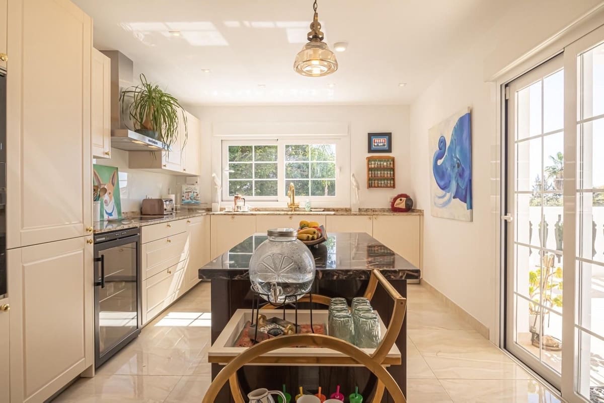 4 Zimmer Villa zu vermieten in Benahavis mit Pool Garage - 9.000 € (Ref: 9074196)