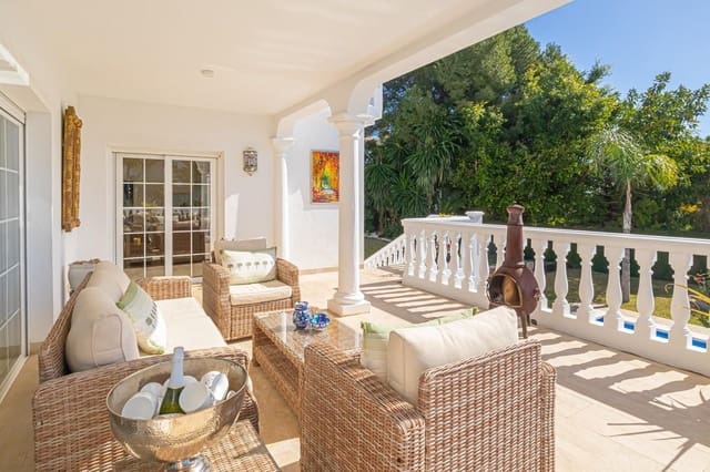 4 makuuhuone Huvila vuokrattavana paikassa El Paraíso, Benahavís mukana uima-altaan 
autotalli - 9 000 € (Ref: 9074196)