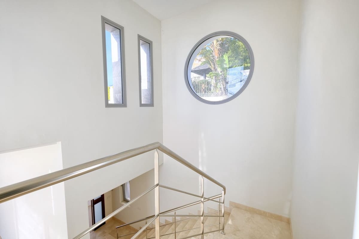 4 soveværelse Villa til salg i Benahavis med swimmingpool garage - € 2.200.000 (Ref: 9076824)