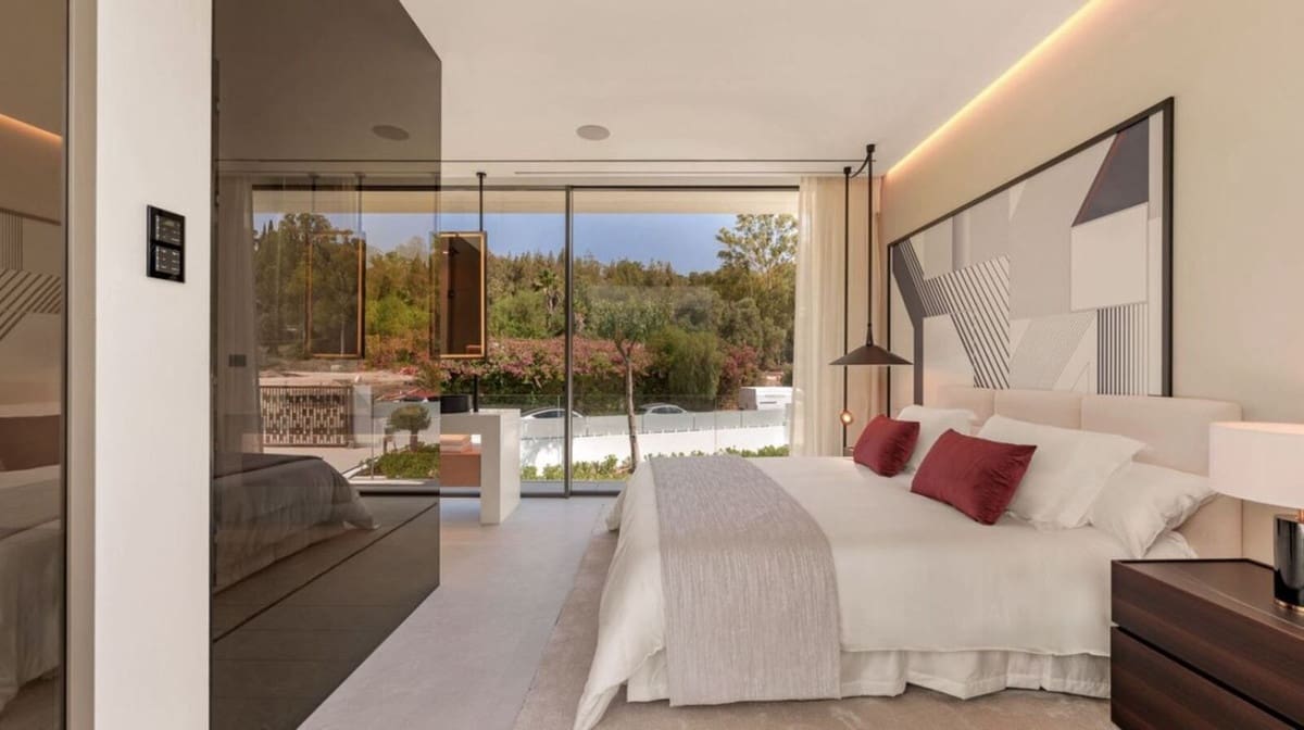 4 bedroom Villa for sale in Golden Mile with pool garage - € 7,900,000 (Ref: 9079808)