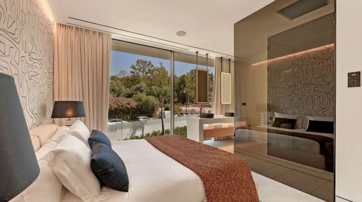 4 bedroom Villa for sale in Golden Mile with pool garage - € 7,900,000 (Ref: 9079808)