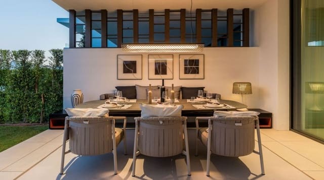 4 bedroom Villa for sale in Golden Mile, Marbella with pool garage - € 7,900,000 (Ref: 9079808)