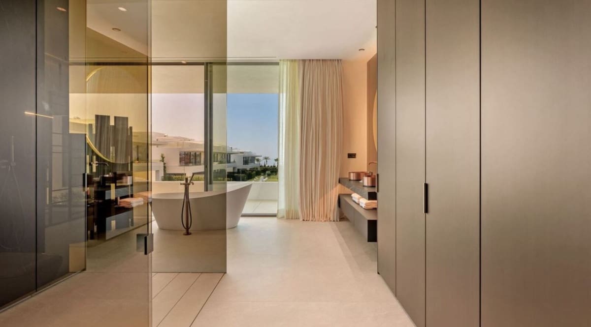 4 quarto Moradia para venda em Golden Mile com piscina garagem - 7 900 000 € (Ref: 9079808)