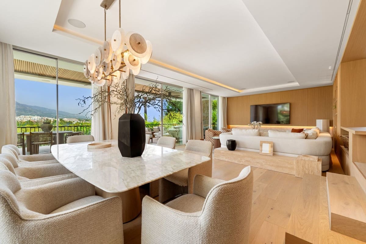 5 sypialnia Willa na sprzedaż w Nueva Andalucia z basenem garażem - 5 150 000 € (Ref: 9085825)