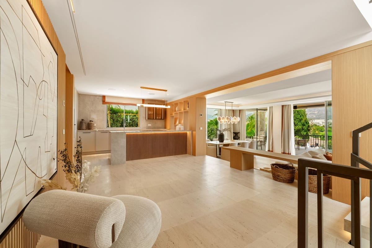 5 sypialnia Willa na sprzedaż w Nueva Andalucia z basenem garażem - 5 150 000 € (Ref: 9085825)