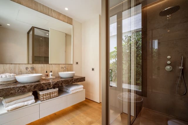 5 bedroom Apartment for sale in Golden Mile, Marbella with pool garage - € 6,395,000 (Ref: 9086522)