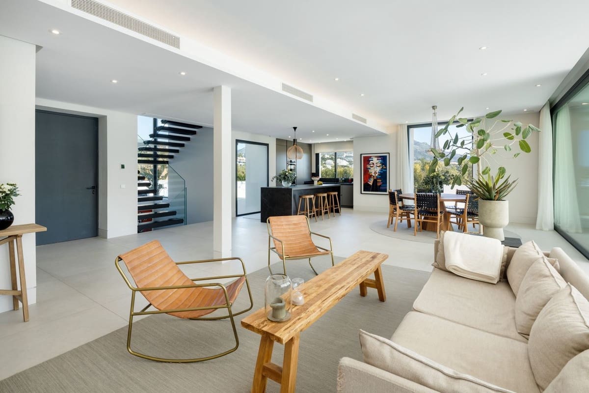 5 sypialnia Willa na sprzedaż w Nueva Andalucia z basenem garażem - 3 750 000 € (Ref: 9087234)