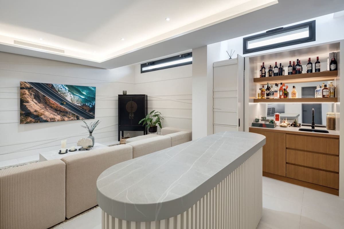 5 sypialnia Willa na sprzedaż w Nueva Andalucia z basenem garażem - 3 750 000 € (Ref: 9087234)