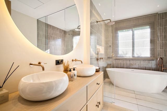 4 soveværelse Villa til salg i Nueva Andalucia, Marbella med swimmingpool garage - € 4.350.000 (Ref: 9094692)