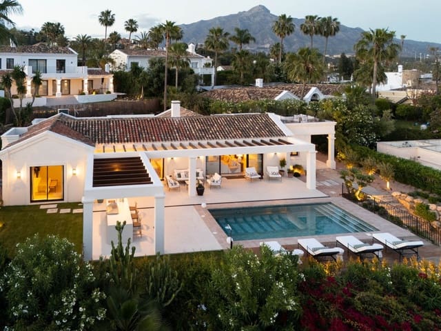 4 soveværelse Villa til salg i Nueva Andalucia, Marbella med swimmingpool garage - € 4.350.000 (Ref: 9094692)