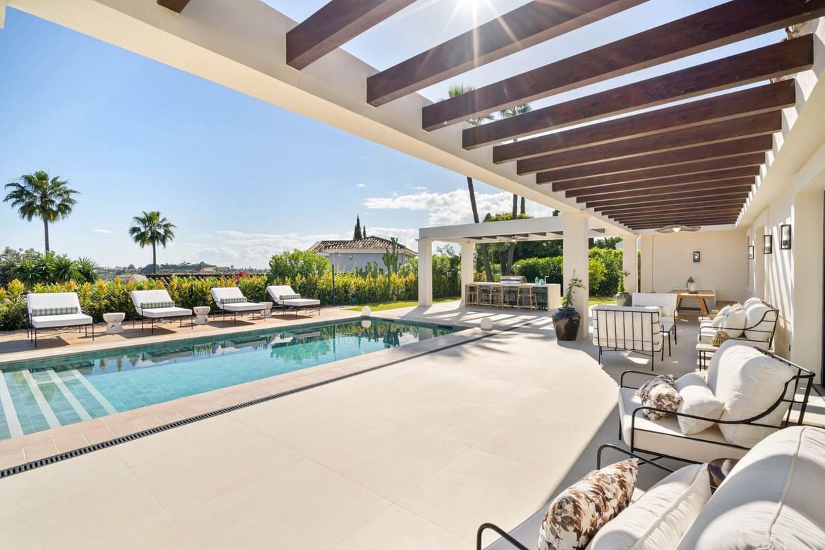 4 bedroom Villa for sale in Nueva Andalucia with pool garage - € 4,350,000 (Ref: 9094692)